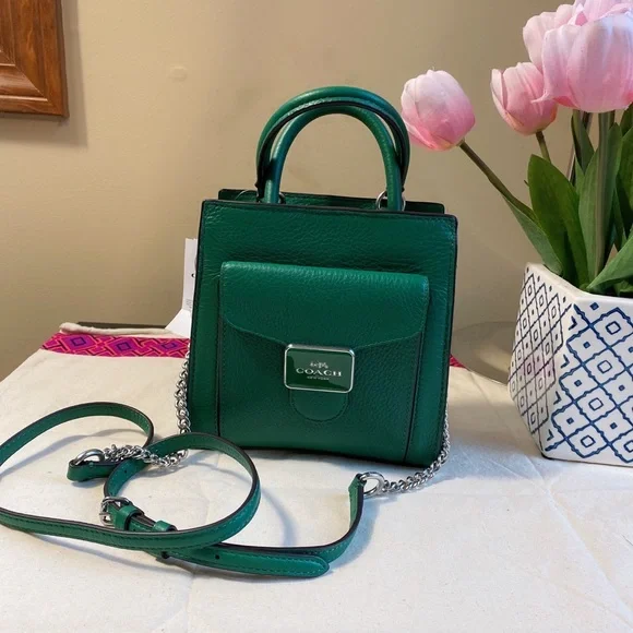 Coach Mini Pepper Crossbody- Tag is no longer attached - Picture 2 of 13